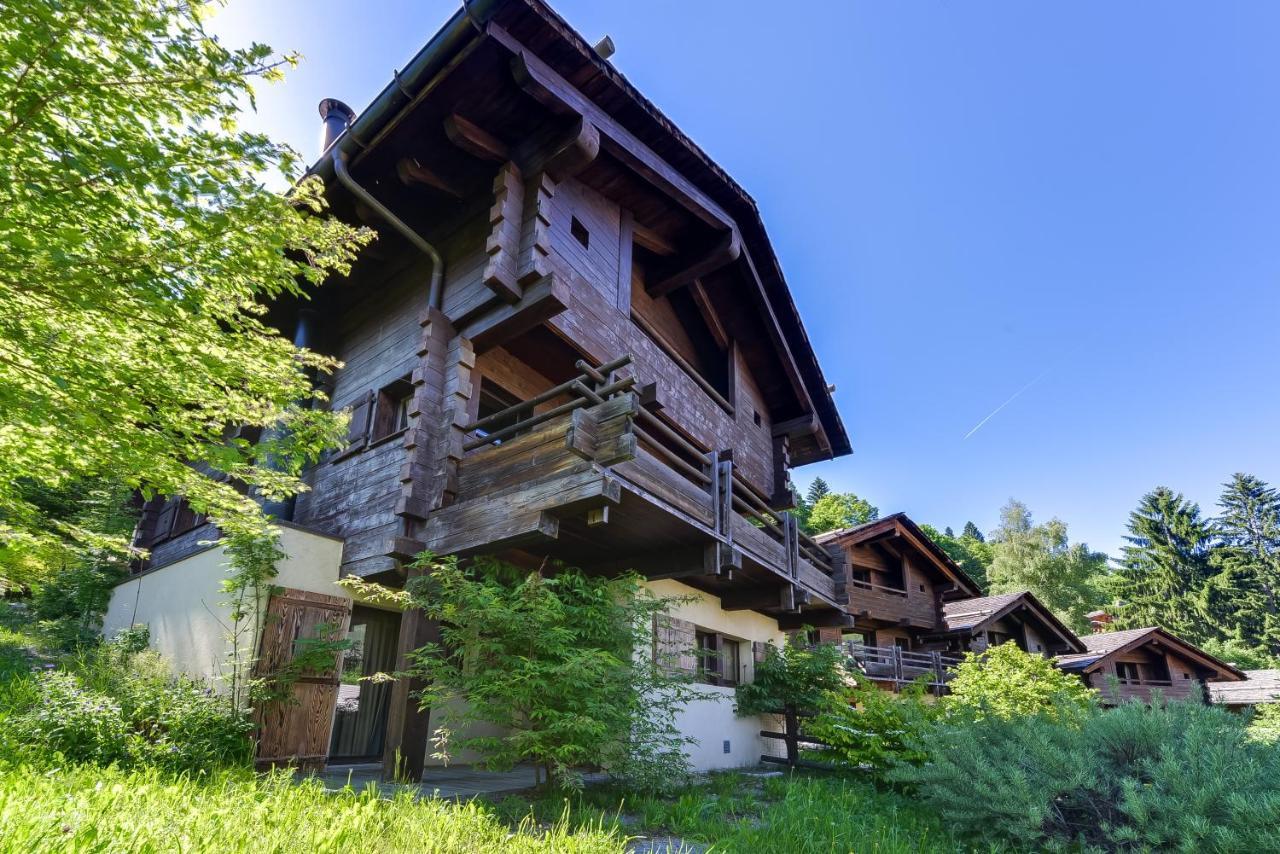 Chalet Noemie เลอุชส์ ภายนอก รูปภาพ
